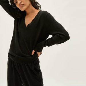 Everlane The Cashmere V-Neck